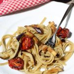 Linguine al rosmarino con melanzane fritte e pomodorini